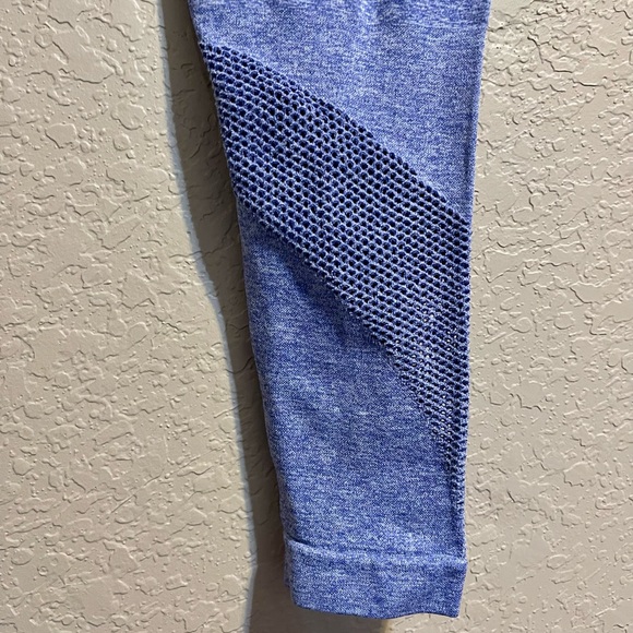 SOLD 🚫 High Rise Seamless Leggings - Picture 6 of 12